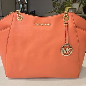 Michael Kors Jet Set Travel Large Shoulder Chain Tote